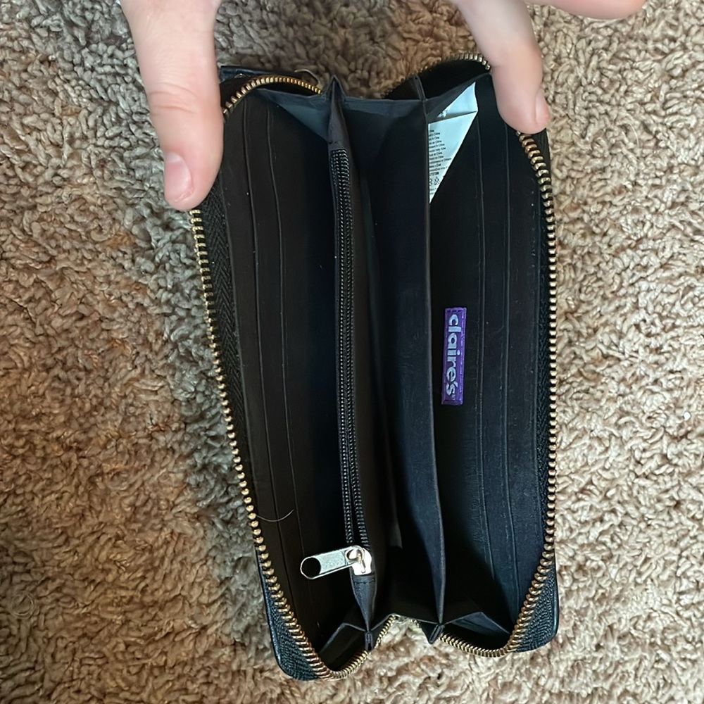 Wallet - Picture 2 of 2